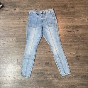 Universal Thread High Rise Light Denim Jeans